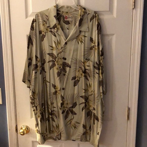 Hilo Hattie’s, Store of Hawaii Beautiful Mens Shirt - Picture 4 of 9